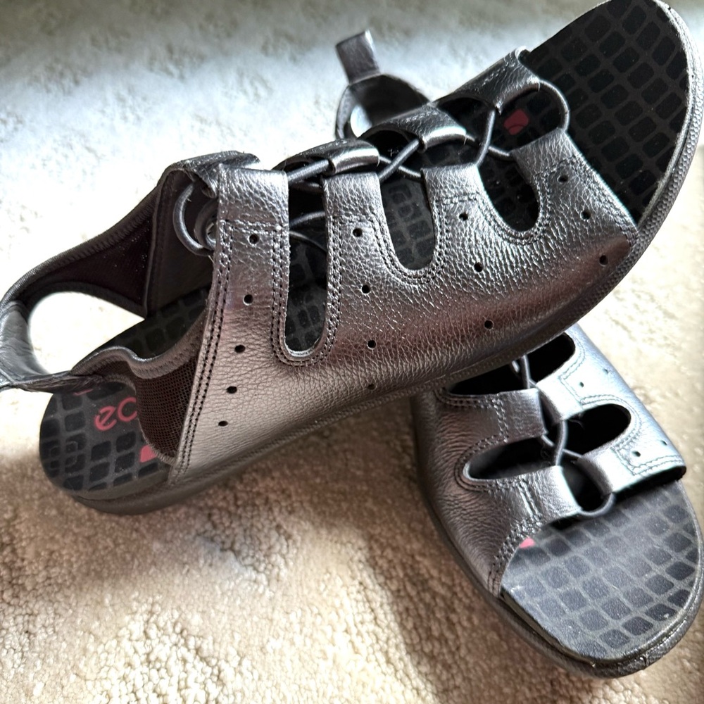 Women’s Dark Gray Sandals